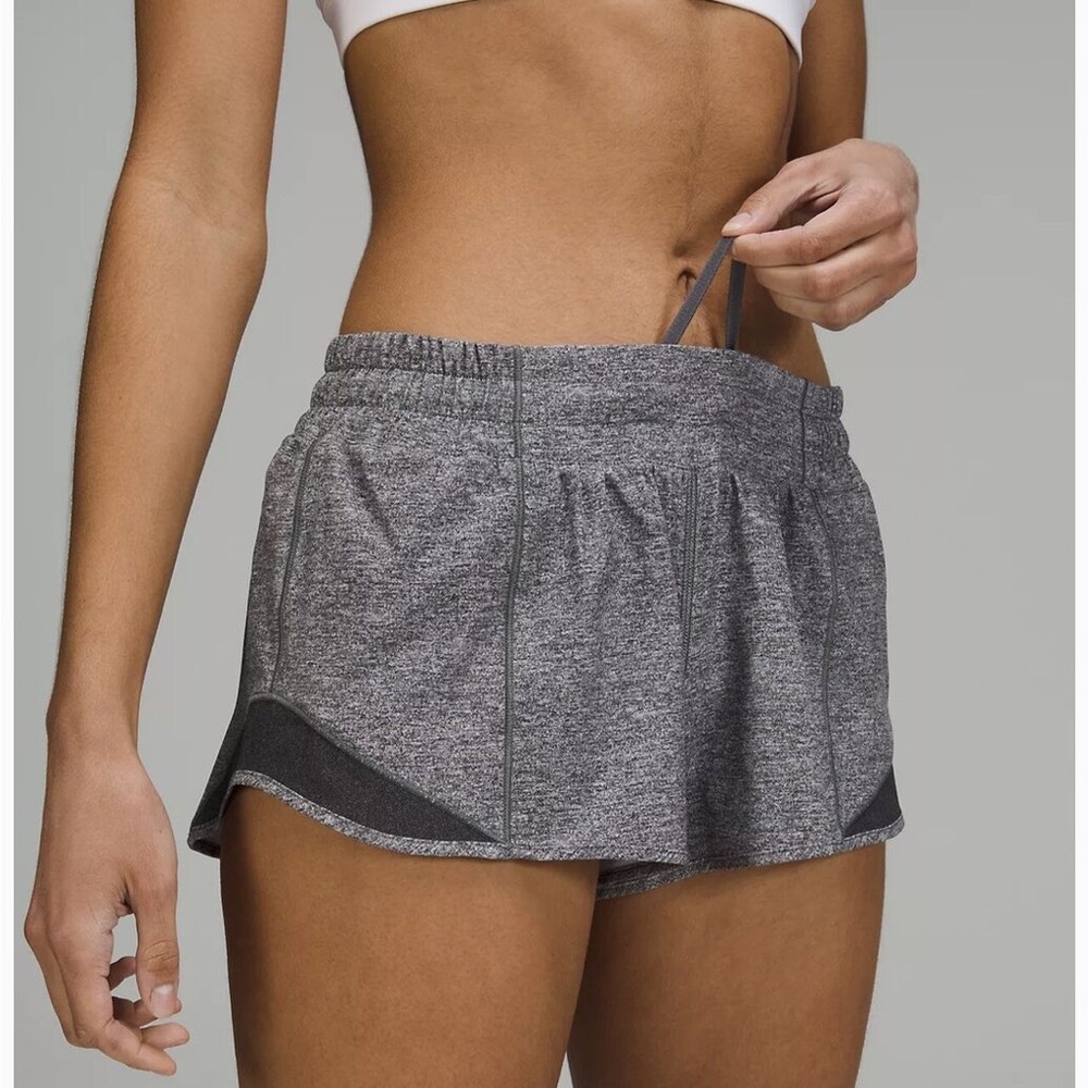Lululemon Hotty Hot Short 2.5" Low Waisted in Gray Size 6
